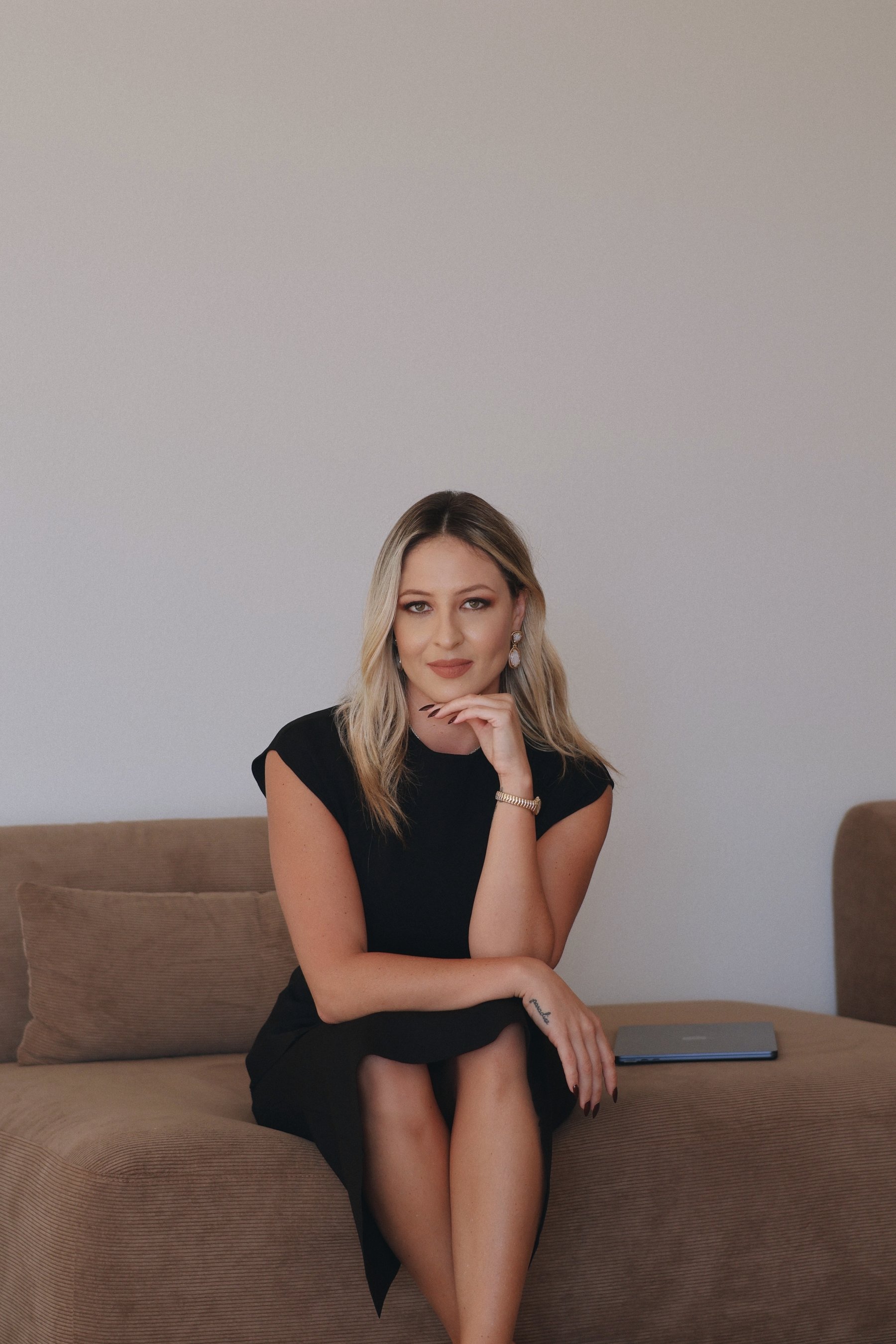 Dr. Alina Schulhofer